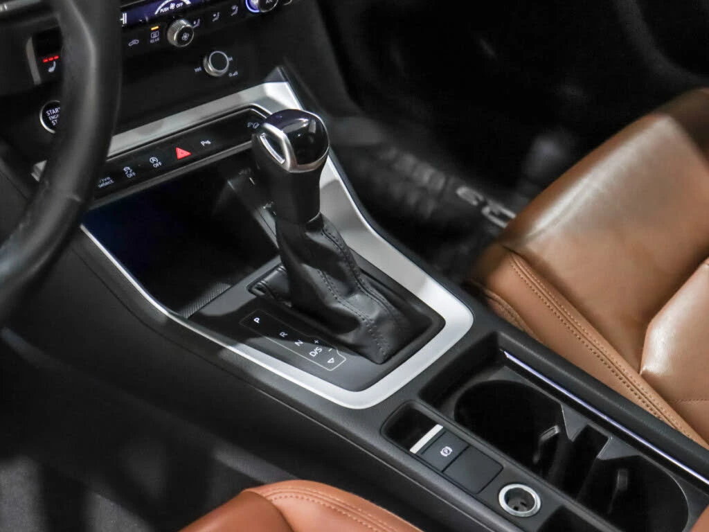 Audi Q3 Premium Plus S* АвтоКредит* (ЦЕНА ДО БГ), снимка 9 - Автомобили и джипове - 53754452