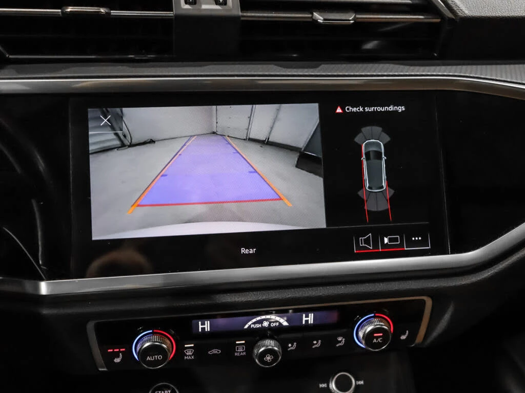 Audi Q3 Premium Plus S* АвтоКредит* (ЦЕНА ДО БГ), снимка 11 - Автомобили и джипове - 53754452