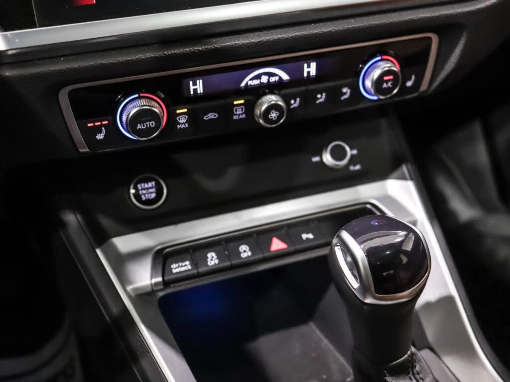 Audi Q3 Premium Plus S* АвтоКредит* (ЦЕНА ДО БГ), снимка 12 - Автомобили и джипове - 53754452