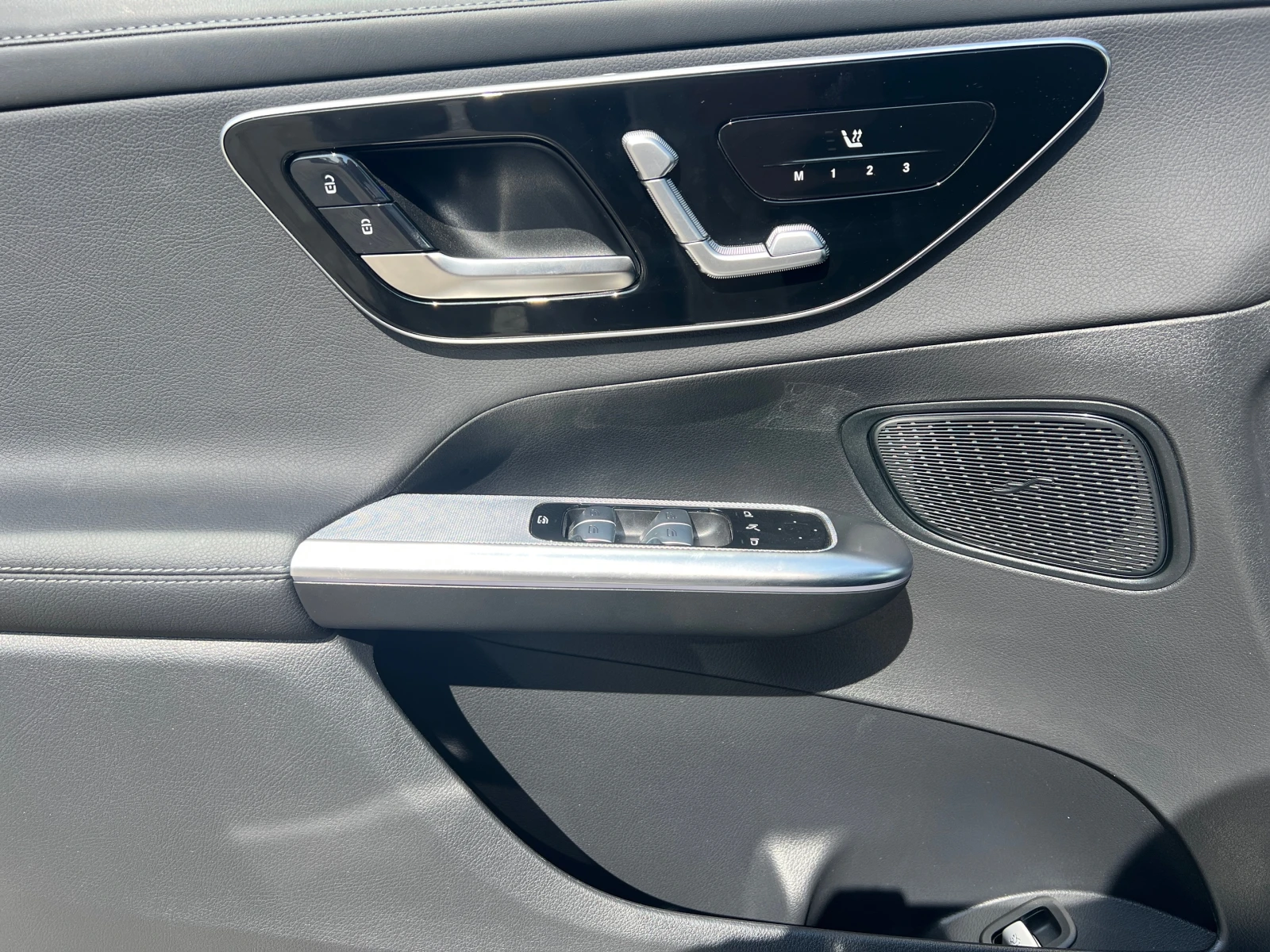 Mercedes-Benz GLC 220 d 4MATIC, снимка 10 - Автомобили и джипове - 54354838