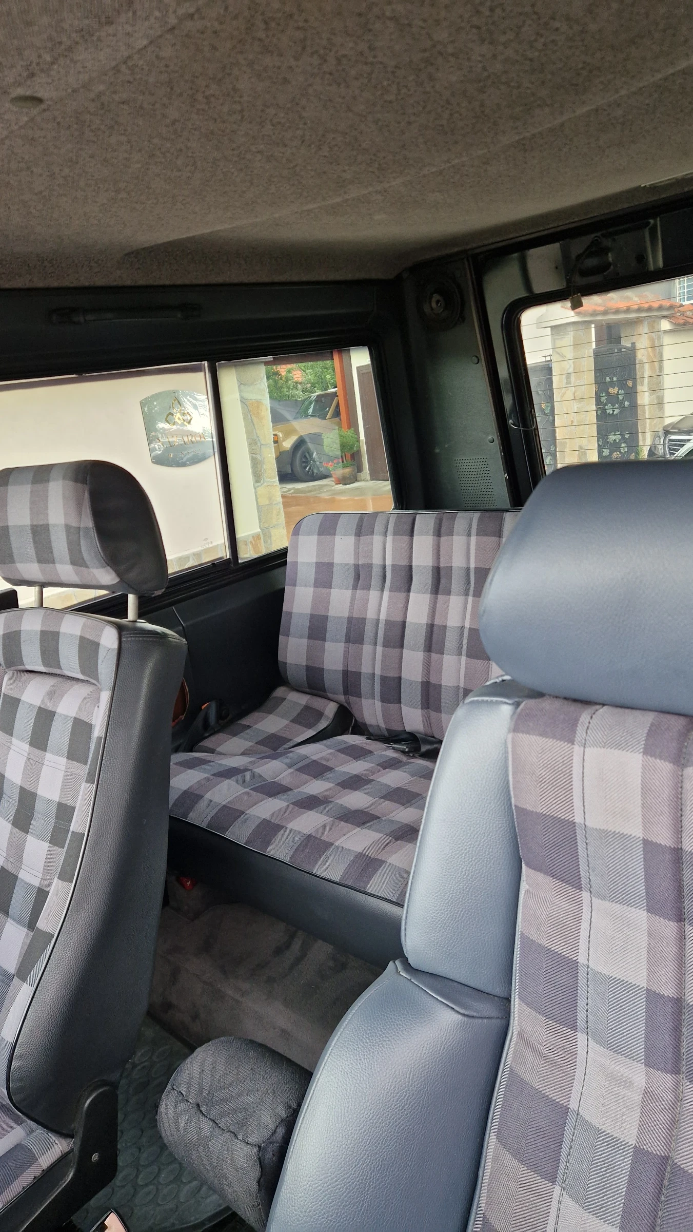 Mercedes-Benz G 250, снимка 8 - Автомобили и джипове - 54895675