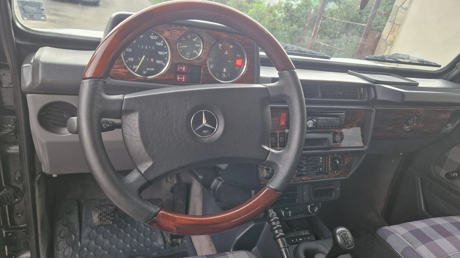 Mercedes-Benz G 250, снимка 7 - Автомобили и джипове - 54895675
