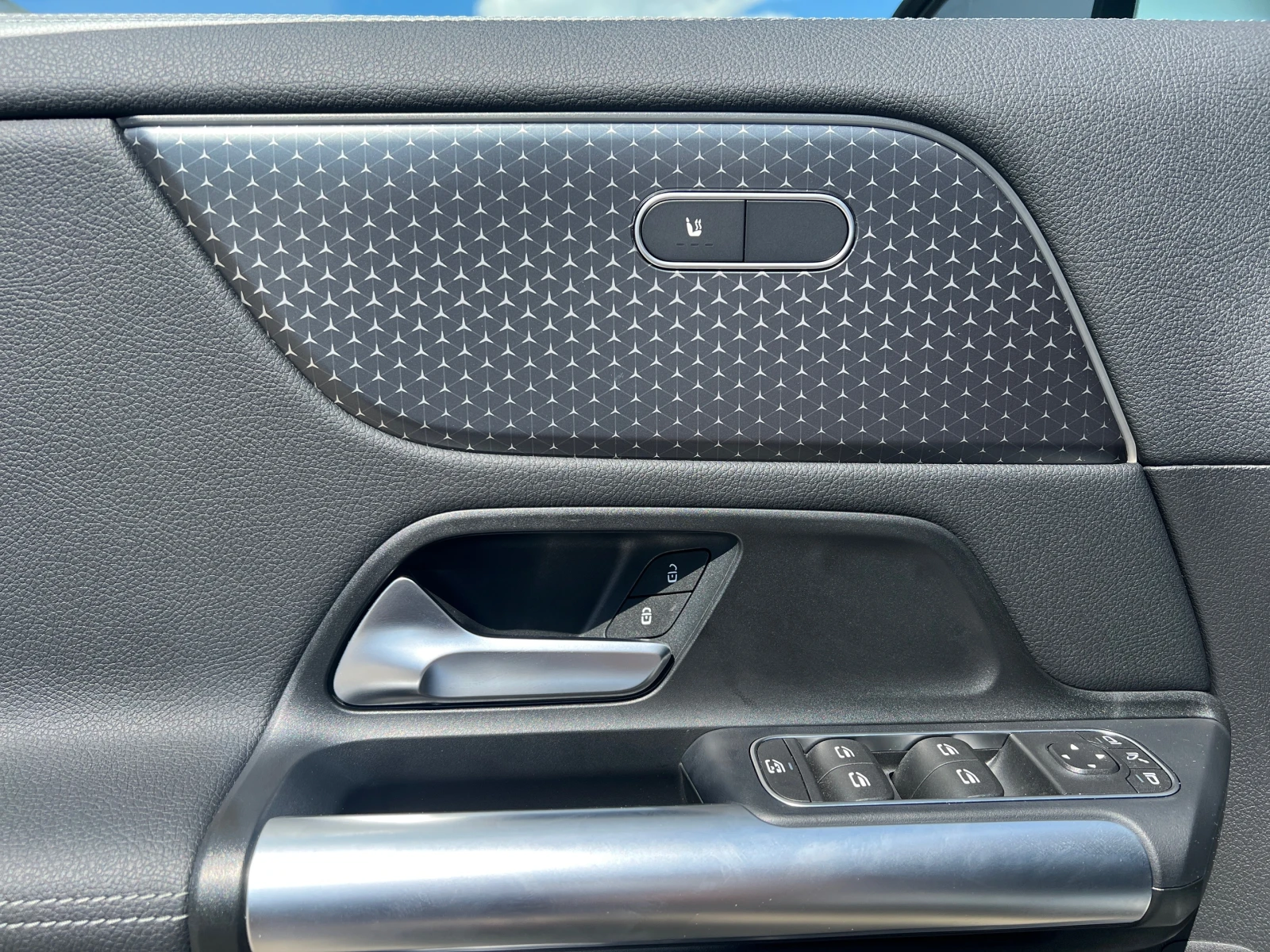 Mercedes-Benz EQA 250+  | Mobile.bg � ����������� 10