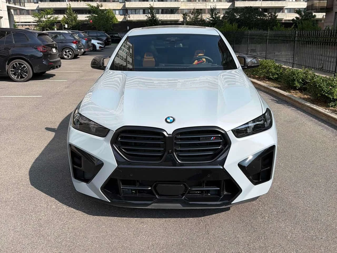 BMW X6 Competition xDrive | CARFAX | АВТОКРЕДИТ , снимка 2 - Автомобили и джипове - 55504356