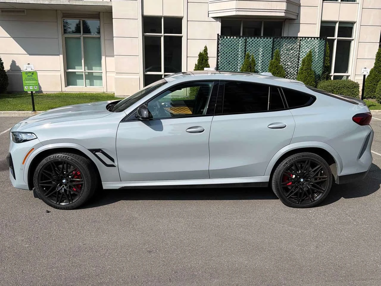 BMW X6 Competition xDrive | CARFAX | АВТОКРЕДИТ , снимка 3 - Автомобили и джипове - 55504356