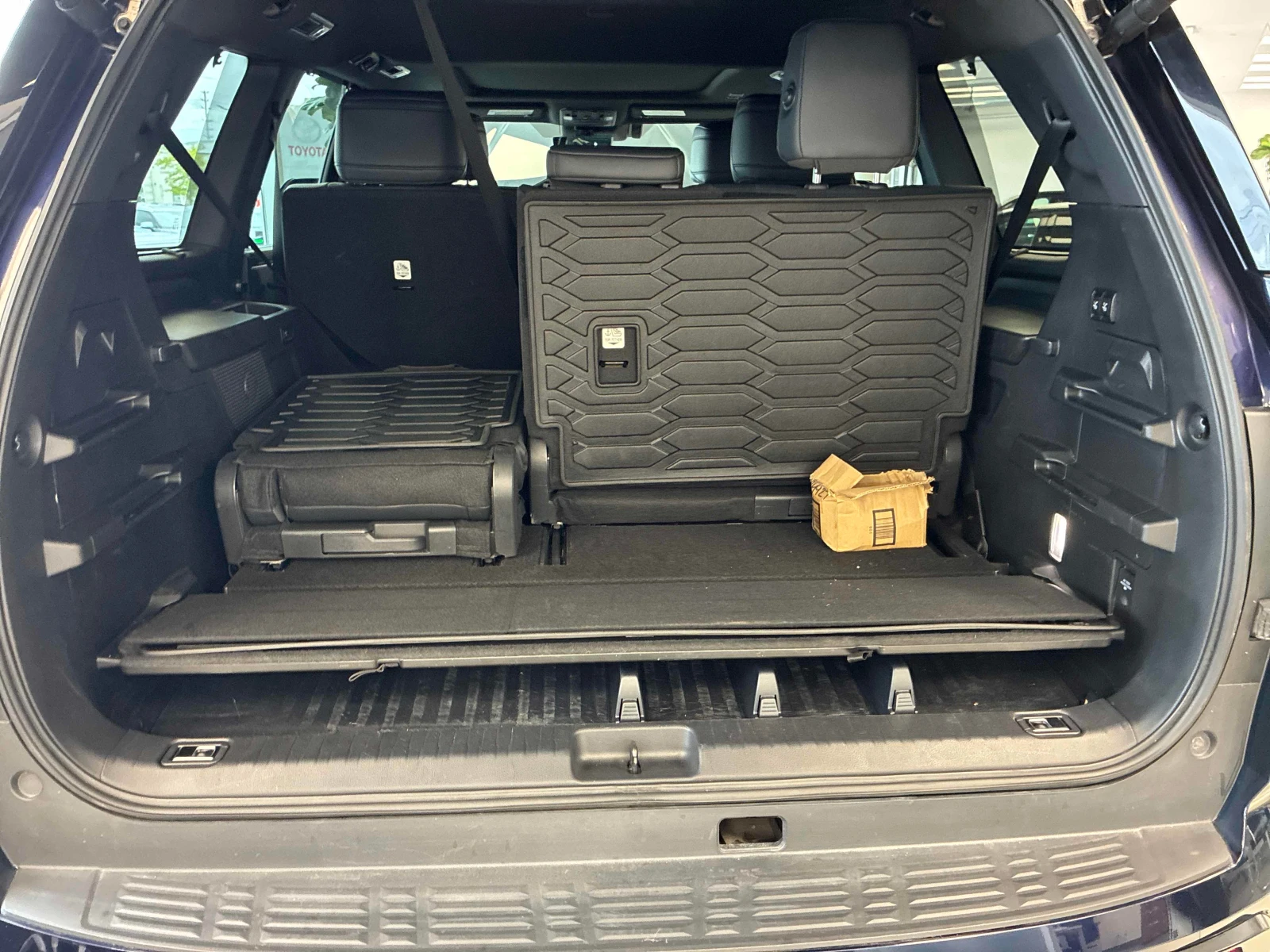 Toyota Sequoia * 4WD * CARFAX * ����� �� ����������� | Mobile.bg � ����������� 12