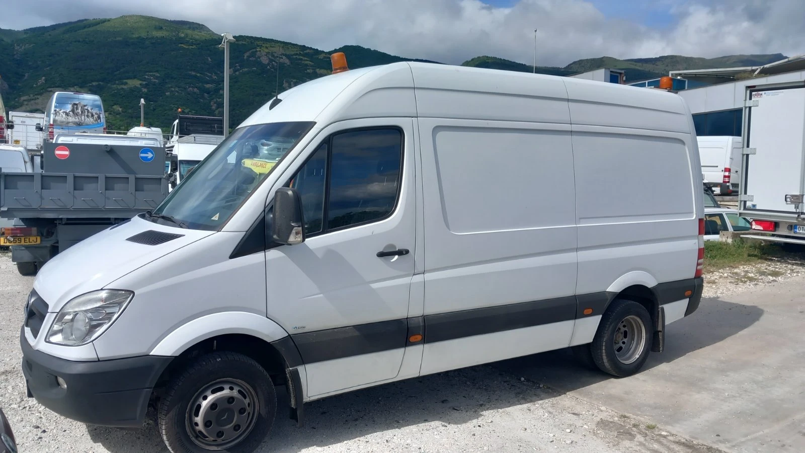 Mercedes-Benz Sprinter 319 НА ЧАСТИ - изображение 2