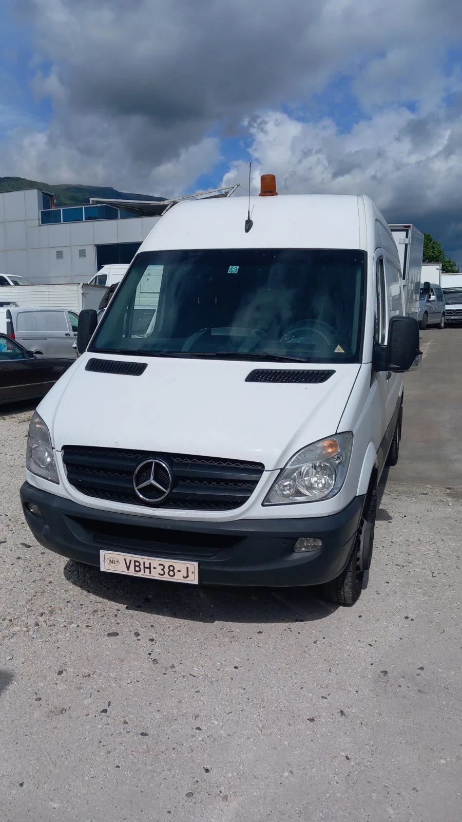 Mercedes-Benz Sprinter 319 НА ЧАСТИ - изображение 4