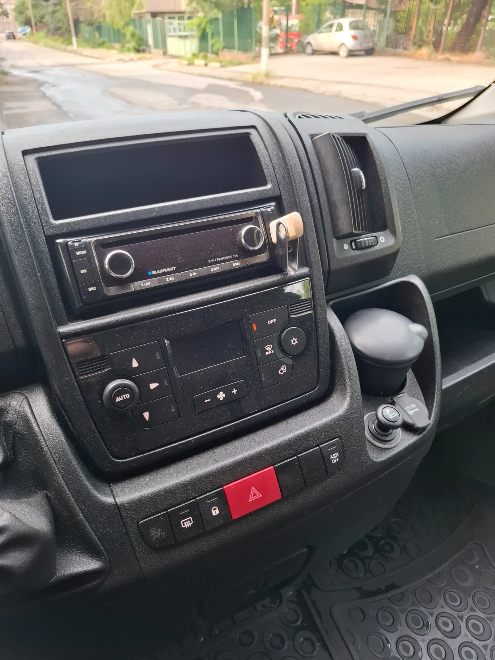 Peugeot Boxer 2.2 дизел 150 конски сили  - изображение 4