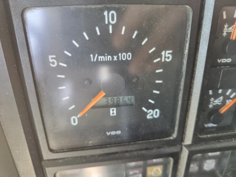 Комбайн Claas Mega 360, снимка 10 - Селскостопанска техника - 50874578