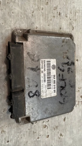        / ECU /    Seat Leon - 06A906019BR / 5Wp4450
