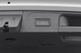 VW Passat 2.0 TDI-RLine-NAVI-DIGITAL COCKPIT-LED-ПАНОРАМА , снимка 17