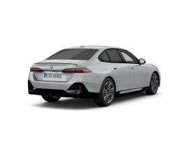 BMW 550 xDrive Sedan, снимка 2
