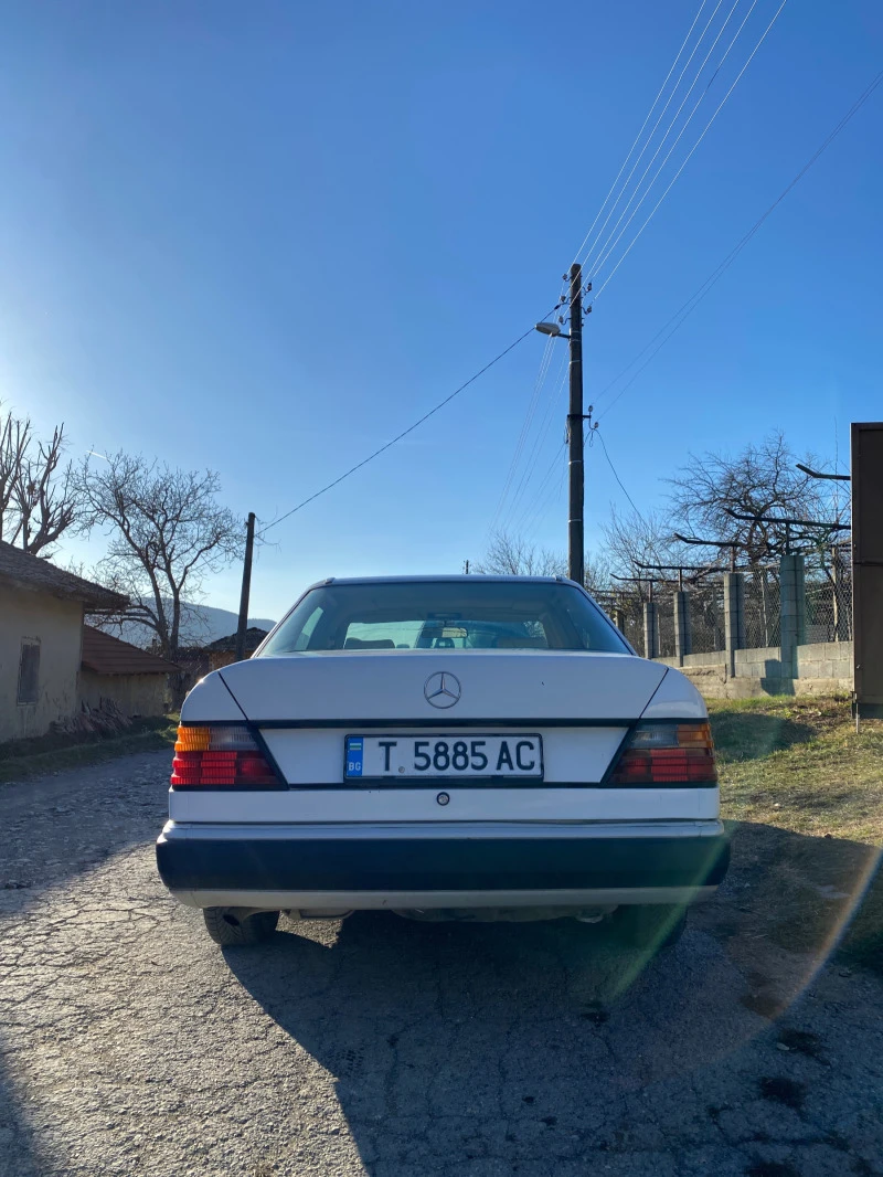 Mercedes-Benz E 260, снимка 2 - Автомобили и джипове - 47041776