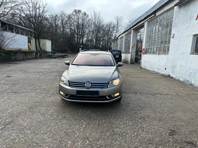 VW Passat, снимка 1 - Автомобили и джипове - 48269915