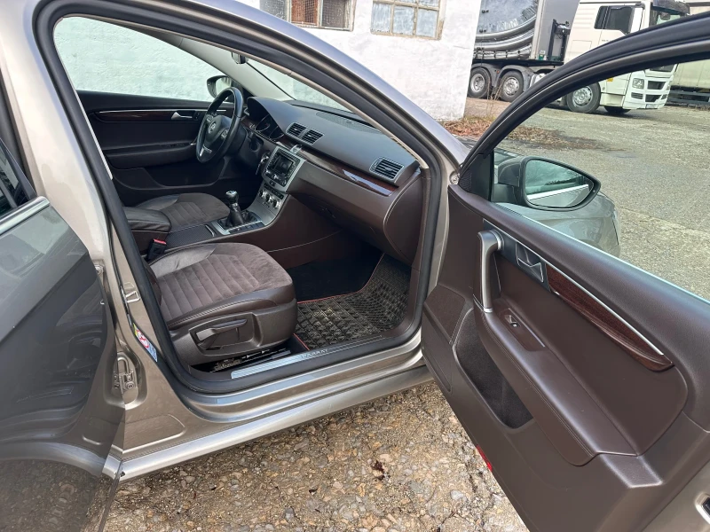 VW Passat, снимка 5 - Автомобили и джипове - 48269915