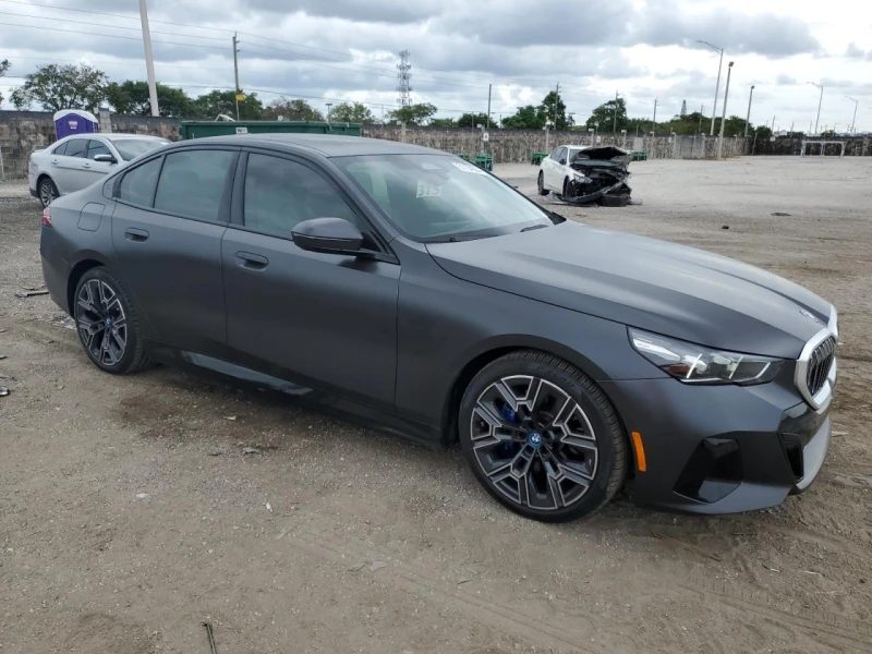 BMW i5 EDRIVE 40, снимка 4 - Автомобили и джипове - 48618314