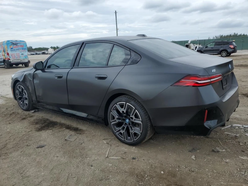 BMW i5 EDRIVE 40, снимка 2 - Автомобили и джипове - 48618314