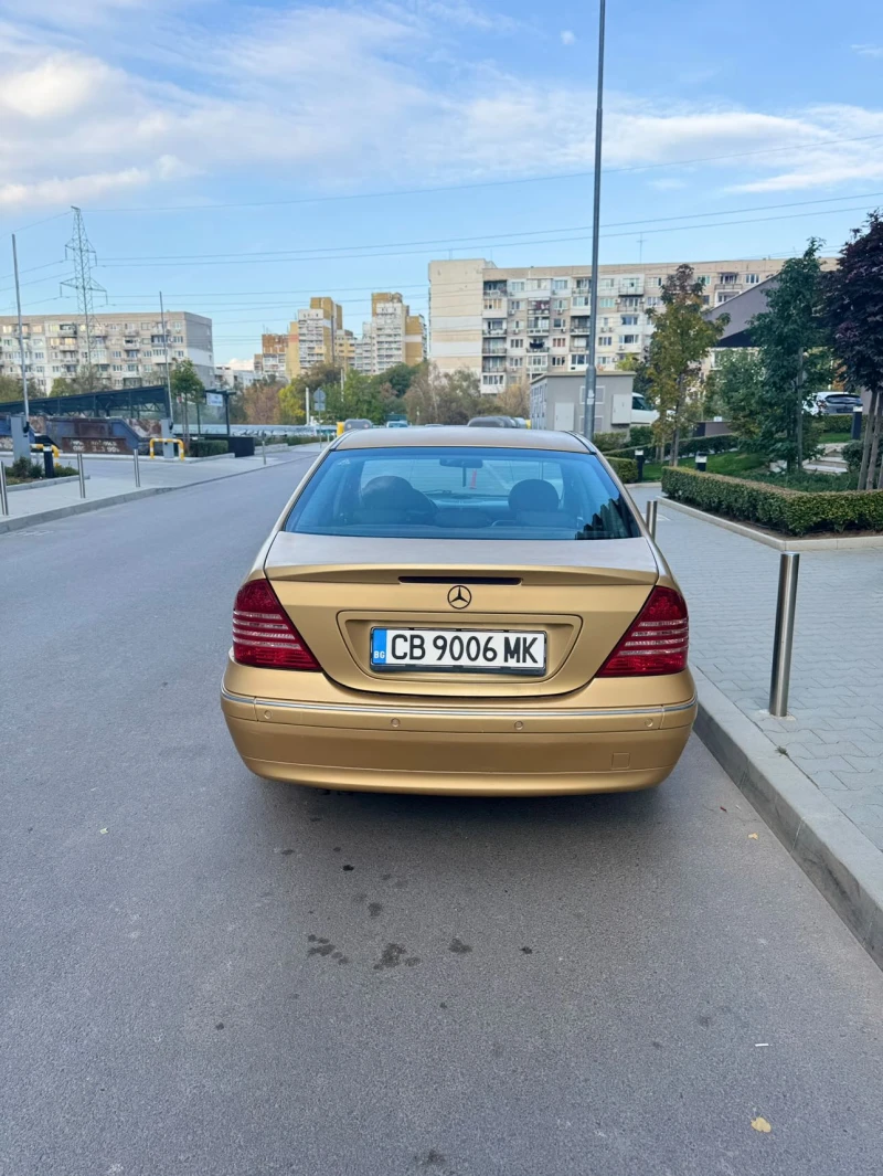 Mercedes-Benz C 320, снимка 4 - Автомобили и джипове - 52427059