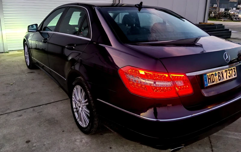 Mercedes-Benz E 350 Много екстри , снимка 8 - Автомобили и джипове - 53101435