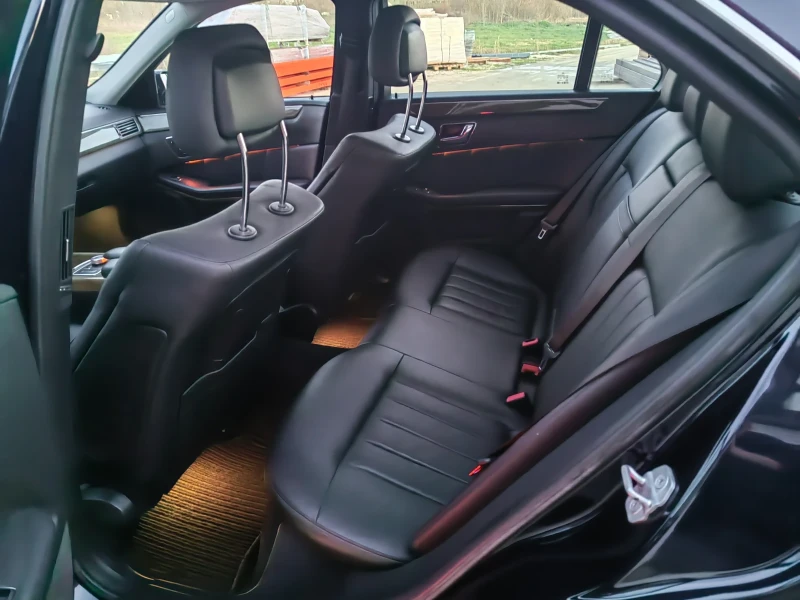 Mercedes-Benz E 350 Много екстри , снимка 16 - Автомобили и джипове - 53101435