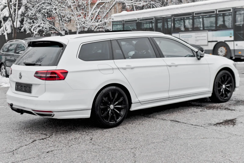 VW Passat 2.0 TDI-RLine-NAVI-DIGITAL COCKPIT-LED-ПАНОРАМА , снимка 7 - Автомобили и джипове - 53354654