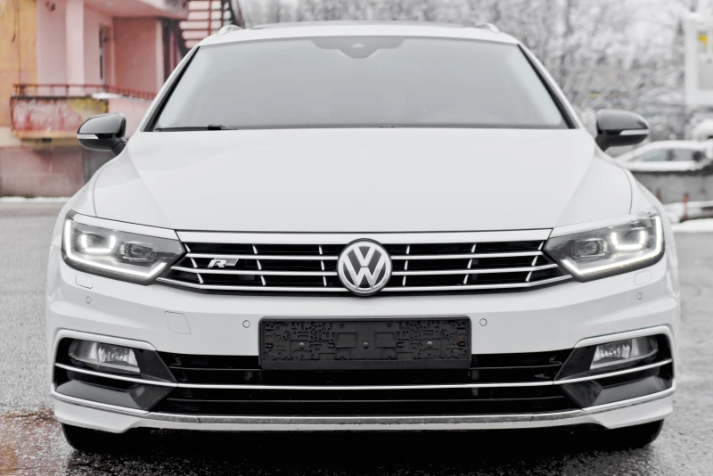 VW Passat 2.0 TDI-RLine-NAVI-DIGITAL COCKPIT-LED-ПАНОРАМА , снимка 2 - Автомобили и джипове - 53354654