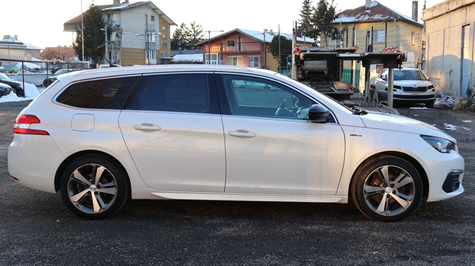 Peugeot 308 GT-LINE FACE НАВИГАЦИЯ KEYLESSGO CARPLAY FULL LED - изображение 4