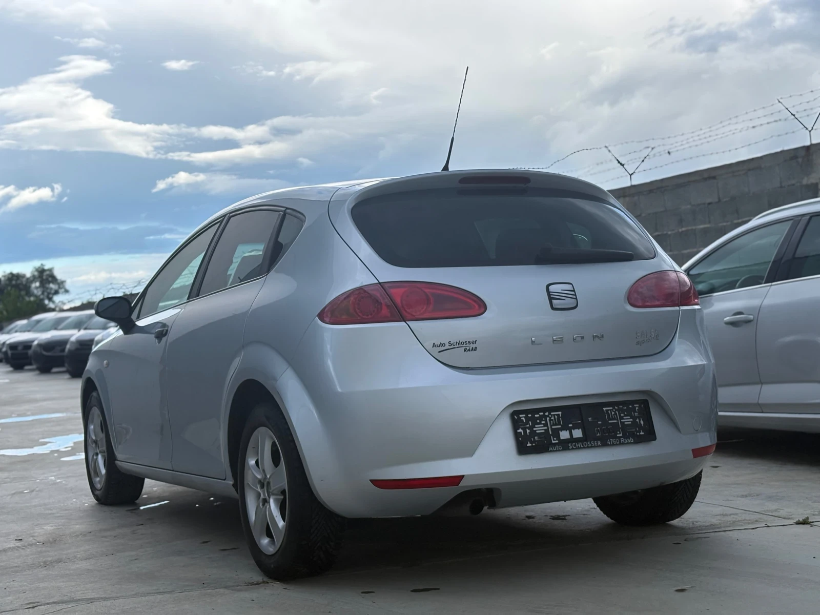 Seat Leon 1.4i 80кс* Стария мотор*  - изображение 4