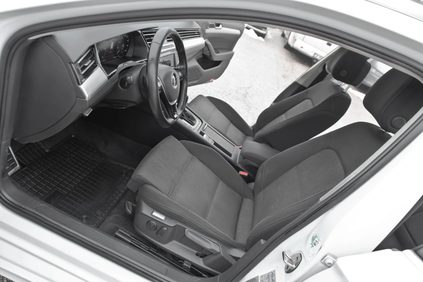 VW Passat 2.0 TDI-RLine-NAVI-DIGITAL COCKPIT-LED-ПАНОРАМА  - изображение 9