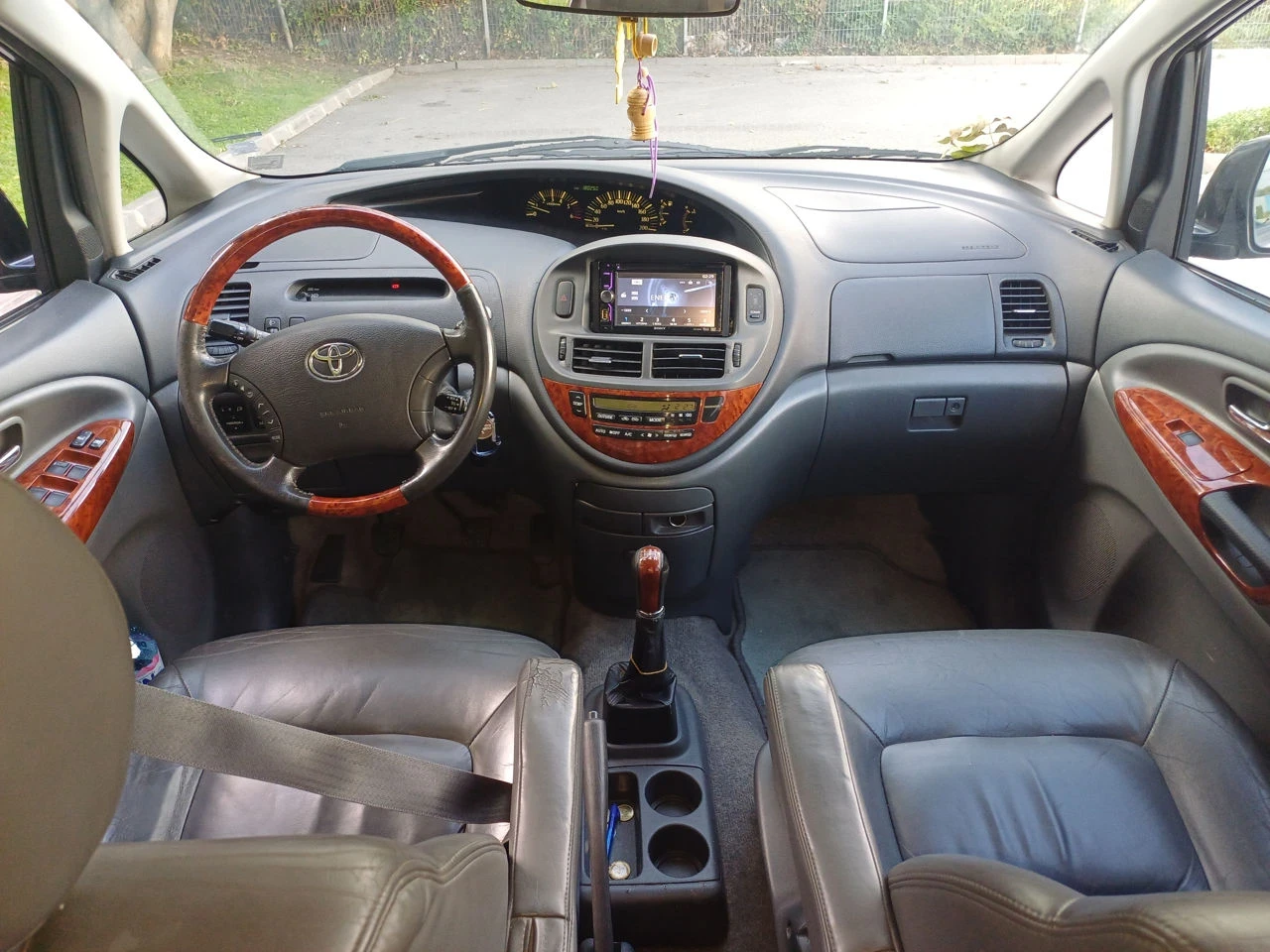 Toyota Previa 2.0 D4D, снимка 14 - Автомобили и джипове - 54141568