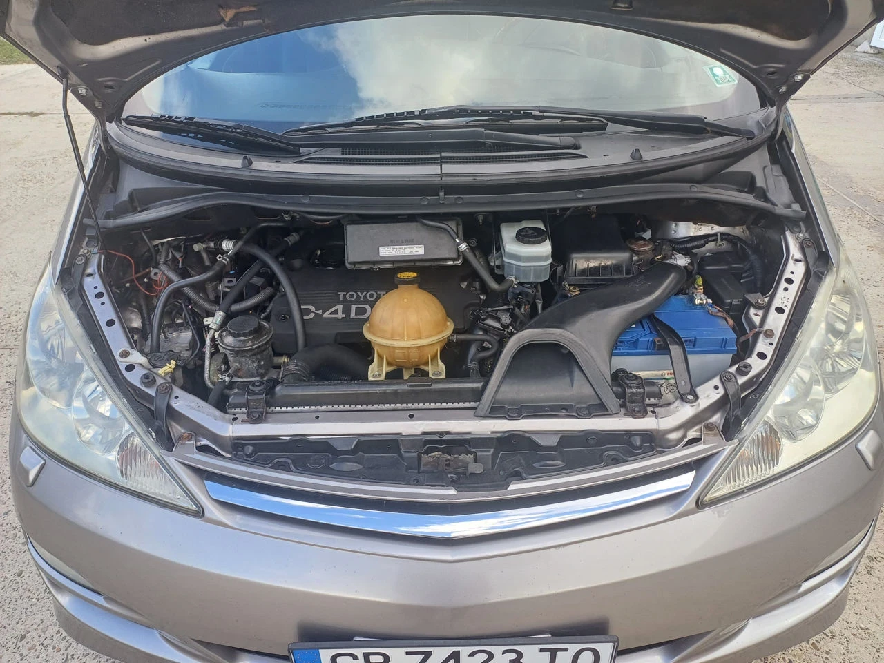 Toyota Previa 2.0 D4D, снимка 17 - Автомобили и джипове - 54141568