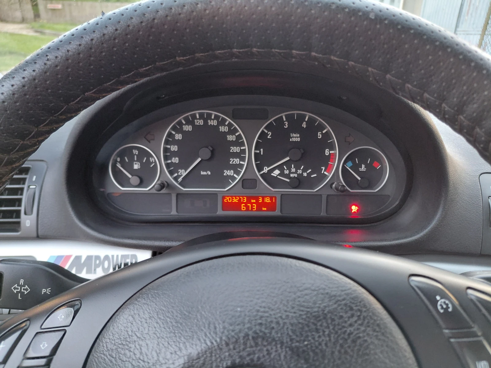 BMW 318 iSE, снимка 8 - Автомобили и джипове - 54346314