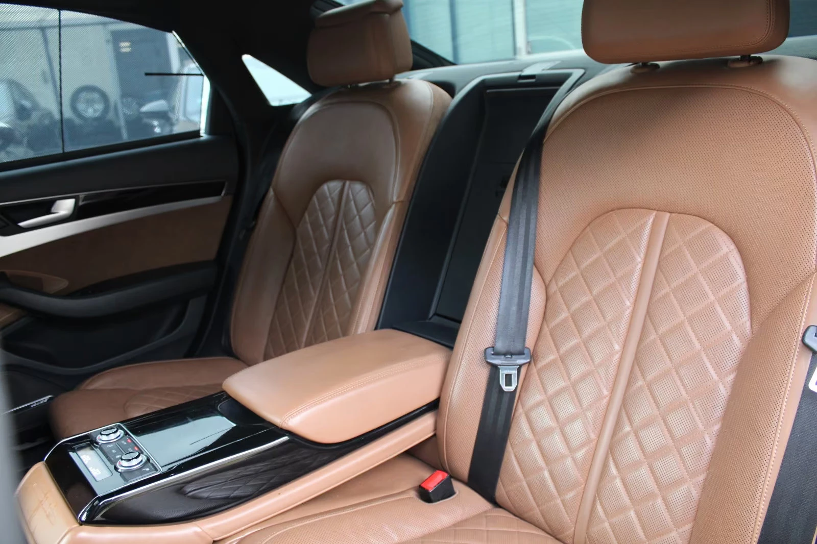 Audi A8 3.0TDI/262HP/MATRIX/PANO/CAM/BOSE/MEMO/NAVI/350q, снимка 14 - Автомобили и джипове - 54701659