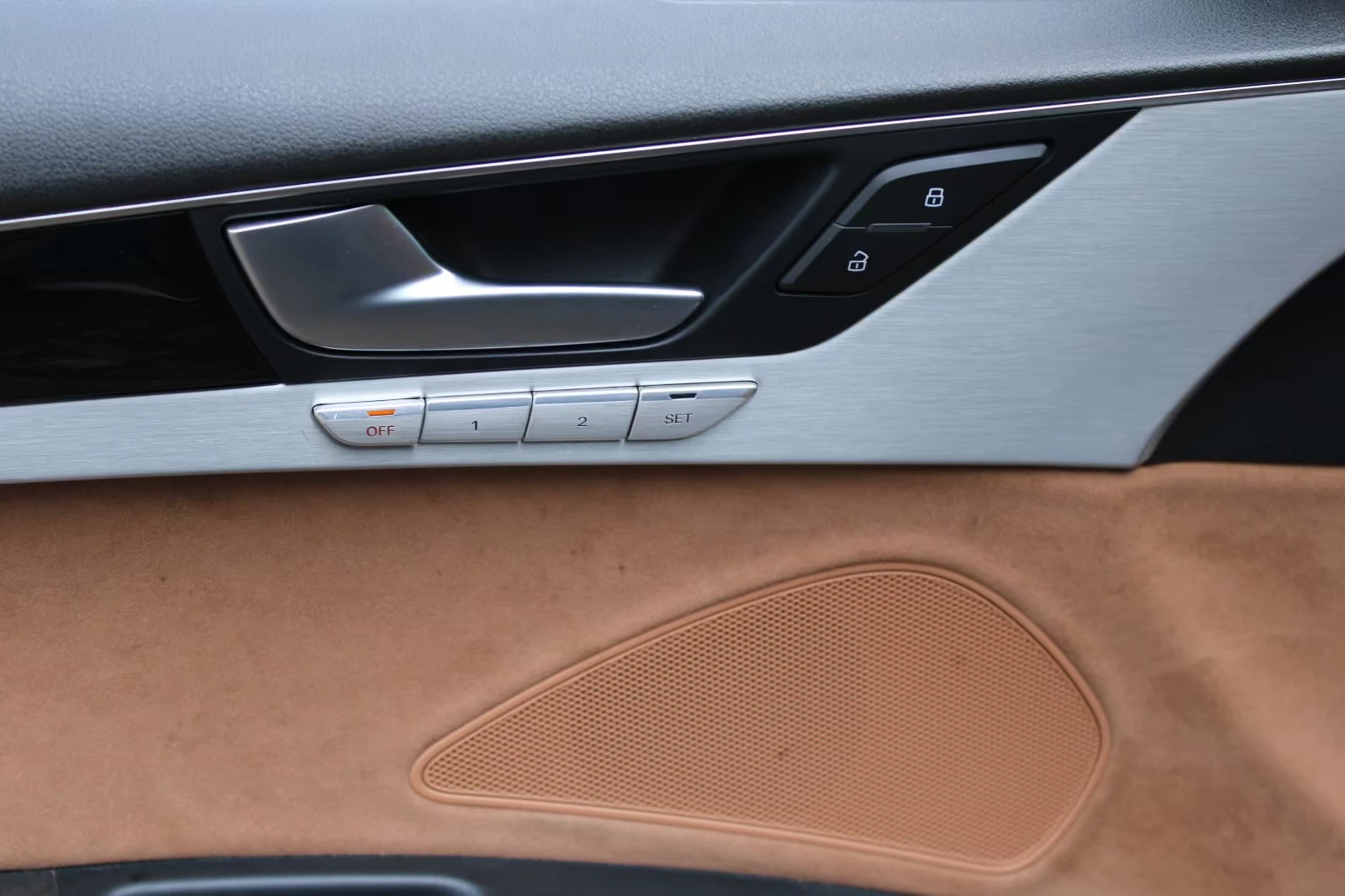 Audi A8 3.0TDI/262HP/MATRIX/PANO/CAM/BOSE/MEMO/NAVI/350q, снимка 11 - Автомобили и джипове - 54701659