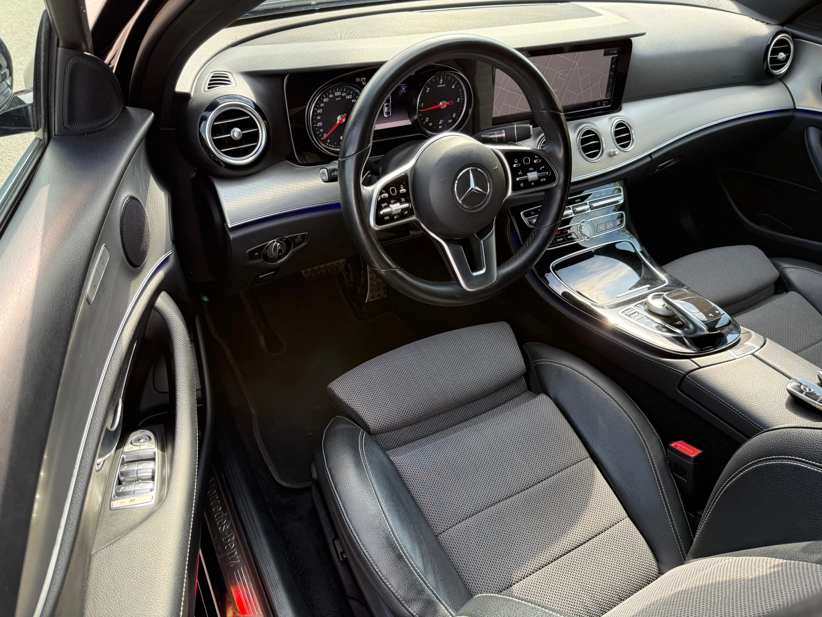 Mercedes-Benz E 220 d 4-MATIC 9G-TRONIC !!!!  ТОП СЪСТОЯНИЕ !!!!, снимка 10 - Автомобили и джипове - 54746750