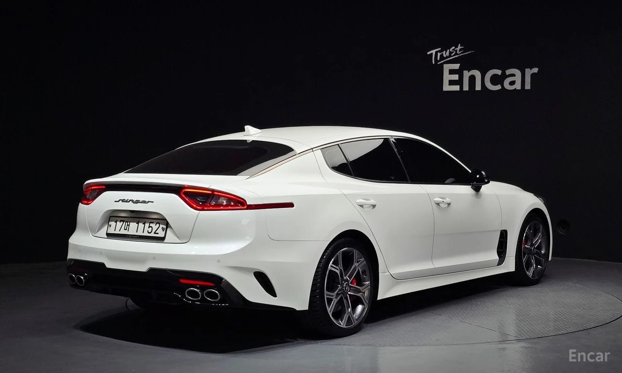 Kia Stinger 2.0* TURBO* 2WD* PLATINUM* ПОДГРЕВ* ОБДУХВАНЕ, снимка 3 - Автомобили и джипове - 54763007
