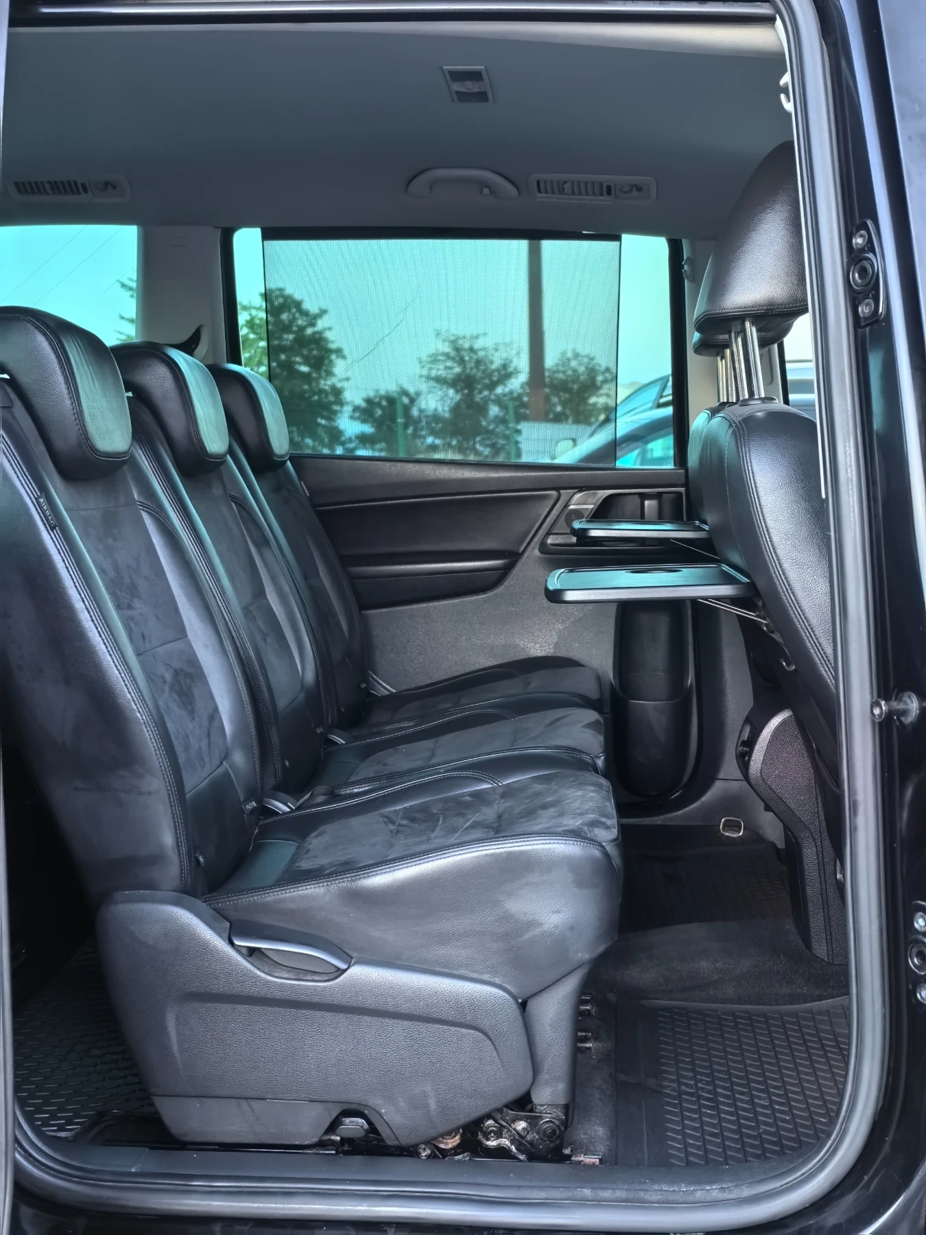 VW Sharan 2.0 TDI * 140 к.с * 7 места, снимка 11 - Автомобили и джипове - 54905926