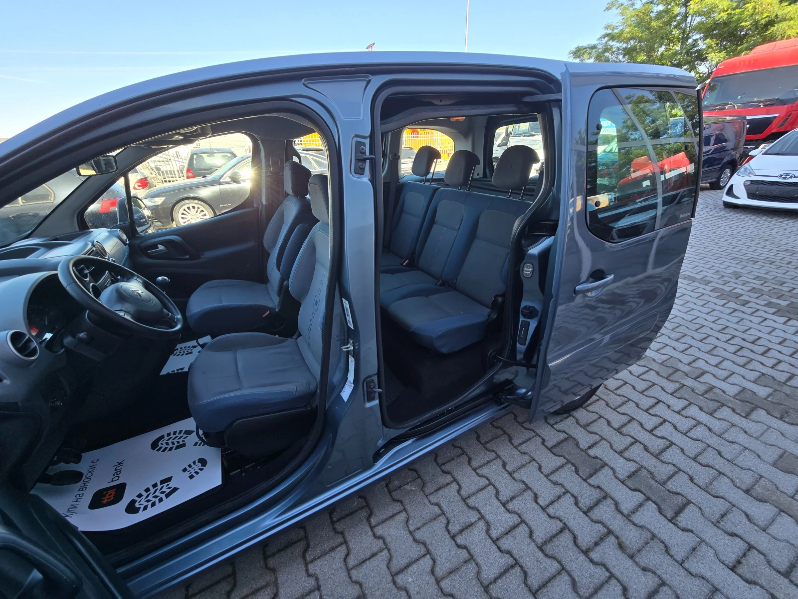 Citroen Berlingo 1.6 HDi !! , снимка 9 - Автомобили и джипове - 54948511