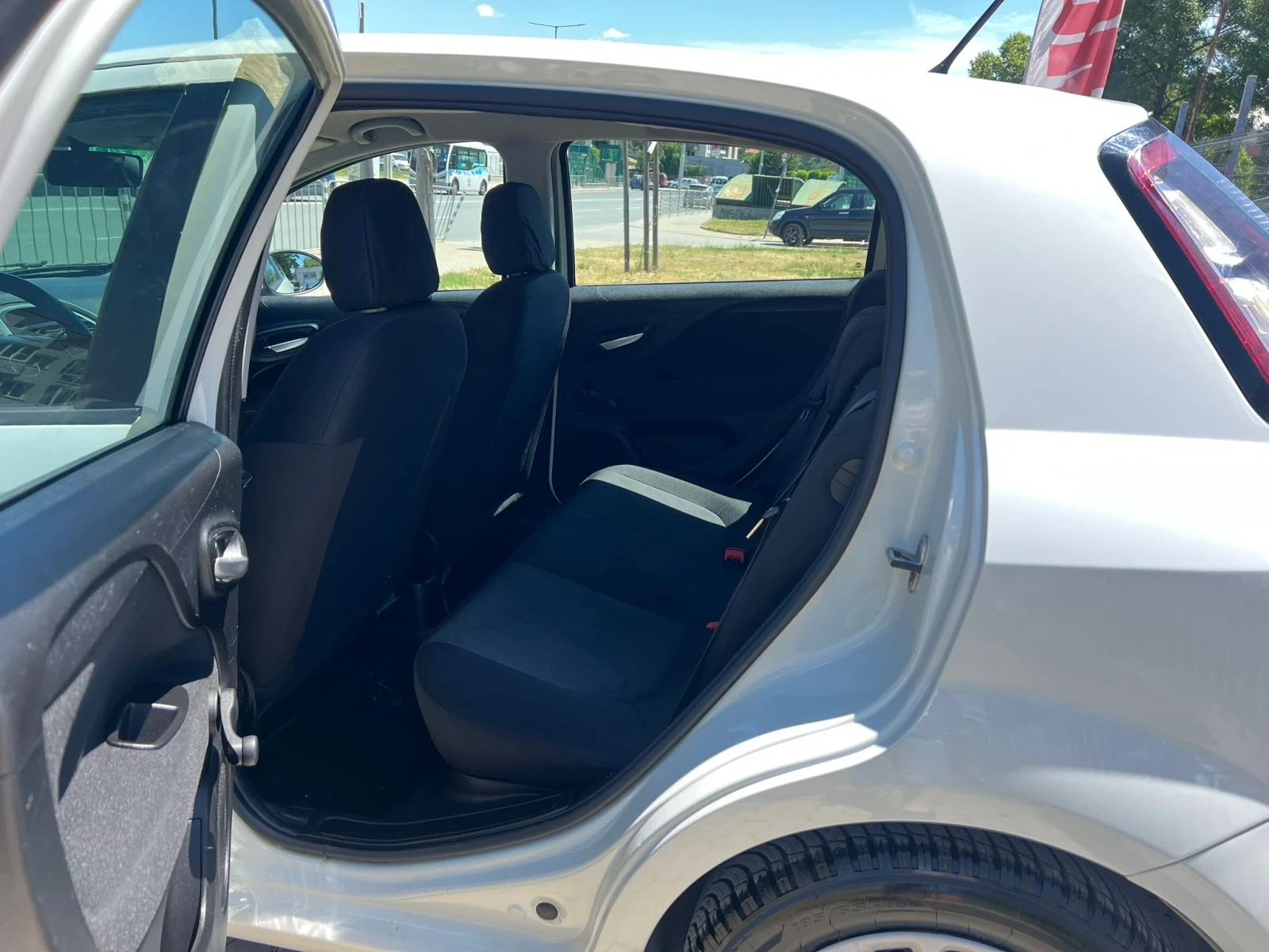 Fiat Punto 1.3JTD/EURO.5B, снимка 13 - Автомобили и джипове - 54976778