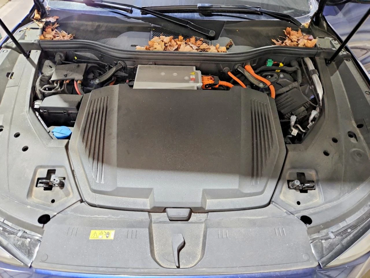 Audi E-Tron Chronos, снимка 12 - Автомобили и джипове - 55240978