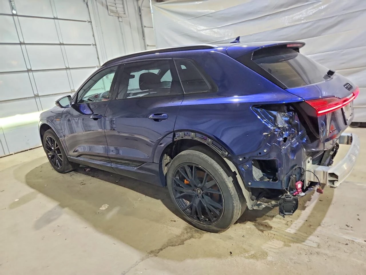 Audi E-Tron Chronos, снимка 2 - Автомобили и джипове - 55240978