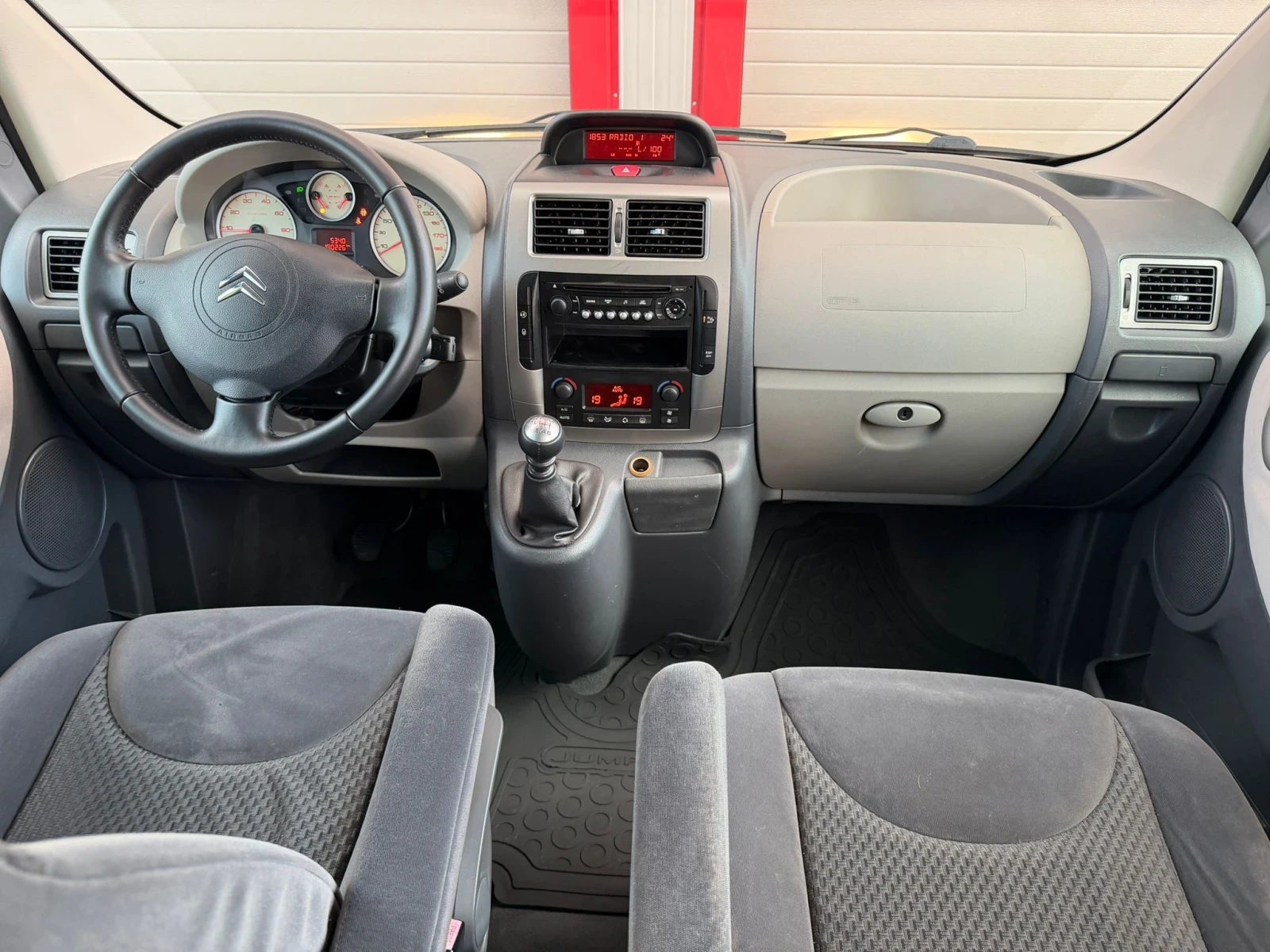 Citroen Jumpy 2.0HDI KLIMATRONIK 8-МЕСТЕН 6-СКОРОСТИ ЛИЗИНГ!!!, снимка 14 - Автомобили и джипове - 55868689