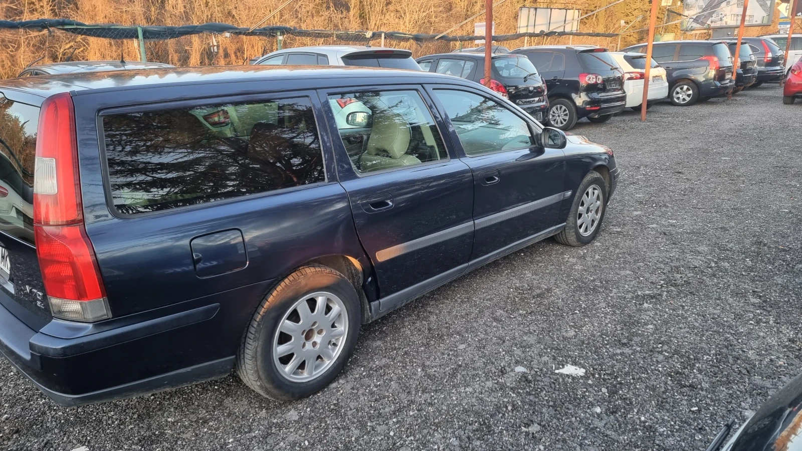 Volvo V70 Комби, снимка 3 - Автомобили и джипове - 56015138