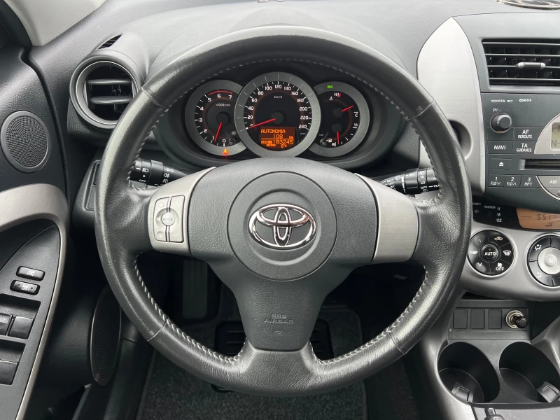 Toyota Rav4 2.2D4D* 6SK* 136KS* 100%KM* ЛИЗИНГ, снимка 7 - Автомобили и джипове - 48245987