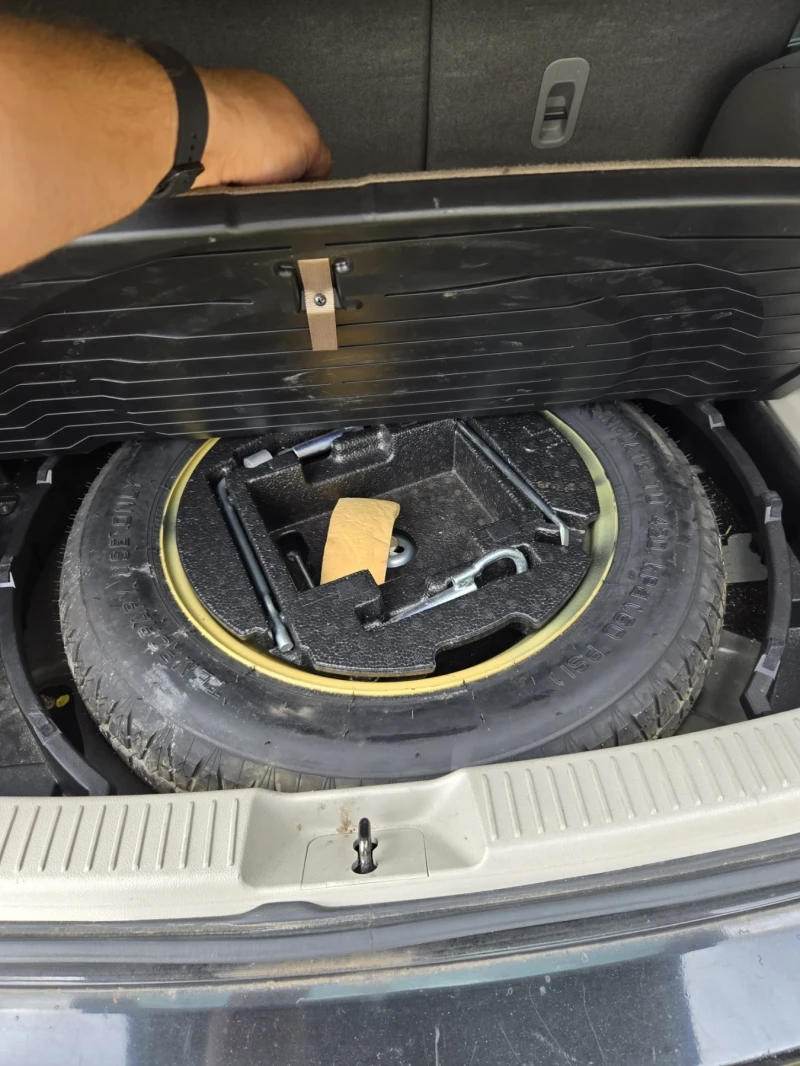 Mazda CX-7 2.2 D 173к.с. НА ЧАСТИ, снимка 8 - Автомобили и джипове - 51487201