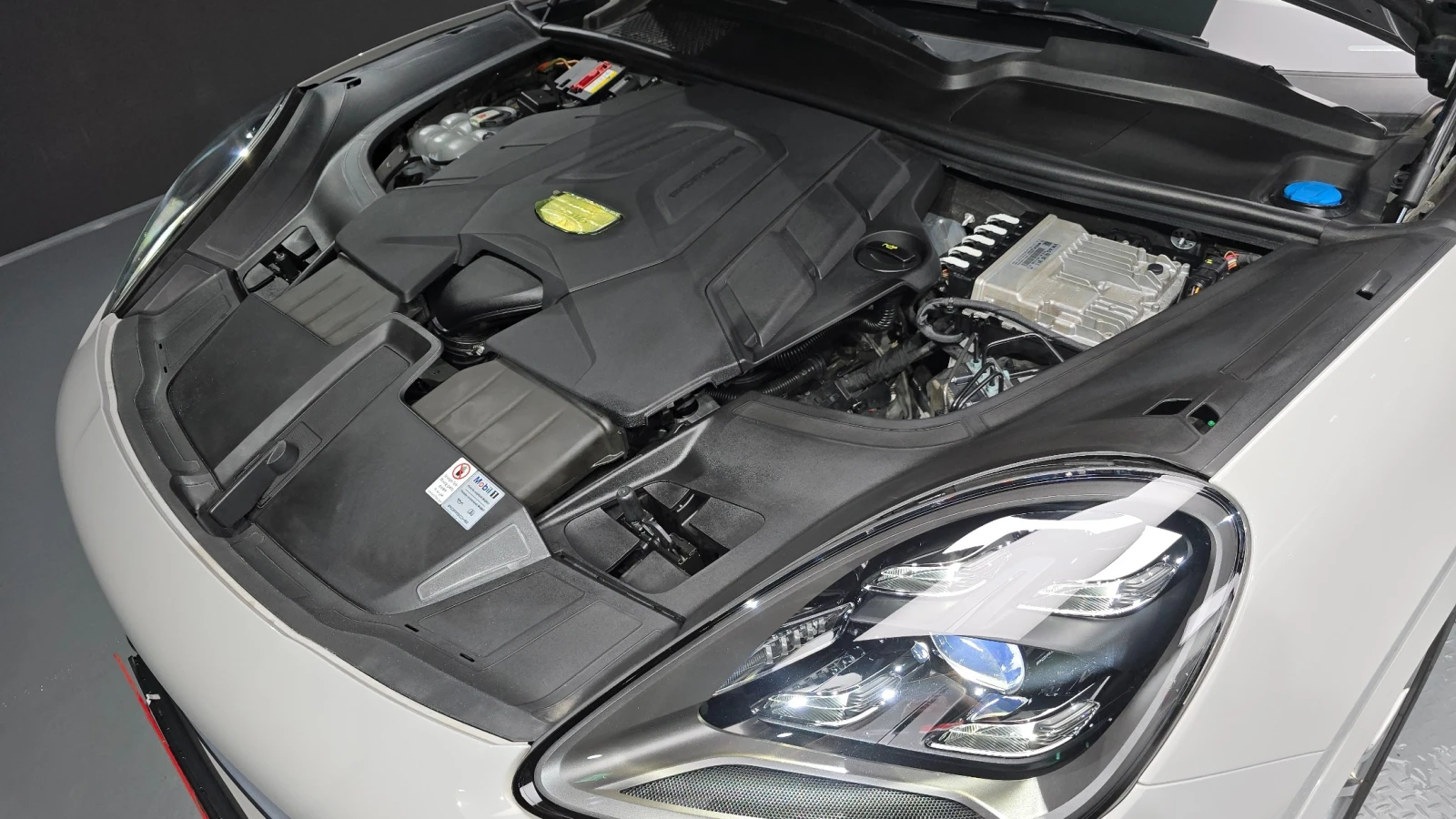Porsche Cayenne 3.0* Pano* Navi* 360* Camera* Keyless, снимка 17 - Автомобили и джипове - 55252747