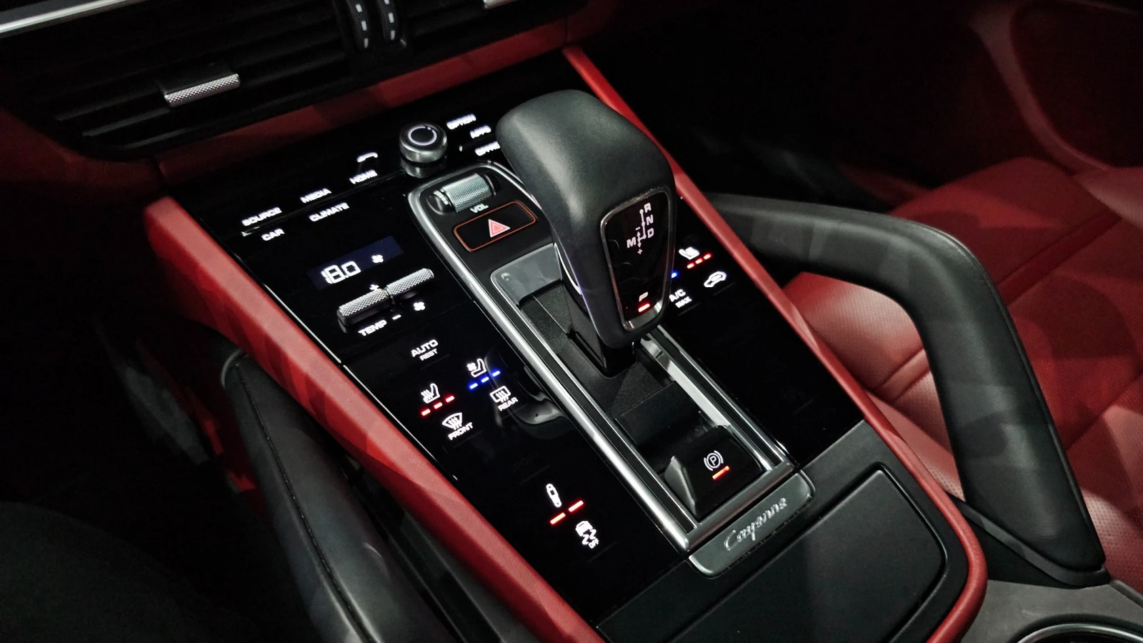 Porsche Cayenne 3.0* Pano* Navi* 360* Camera* Keyless, снимка 11 - Автомобили и джипове - 55252747