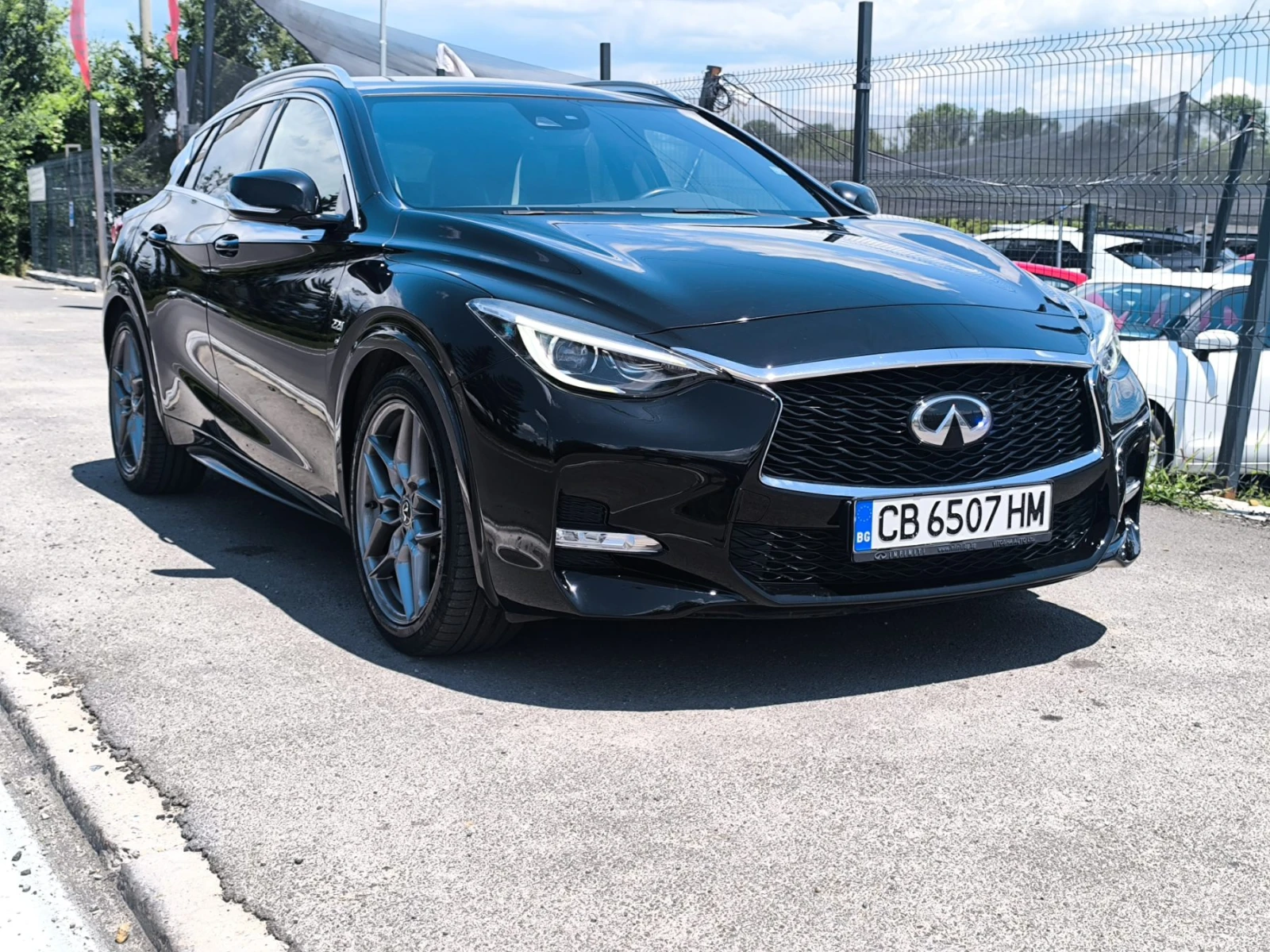 Infiniti Q30 SPORT, снимка 3 - Автомобили и джипове - 55671247
