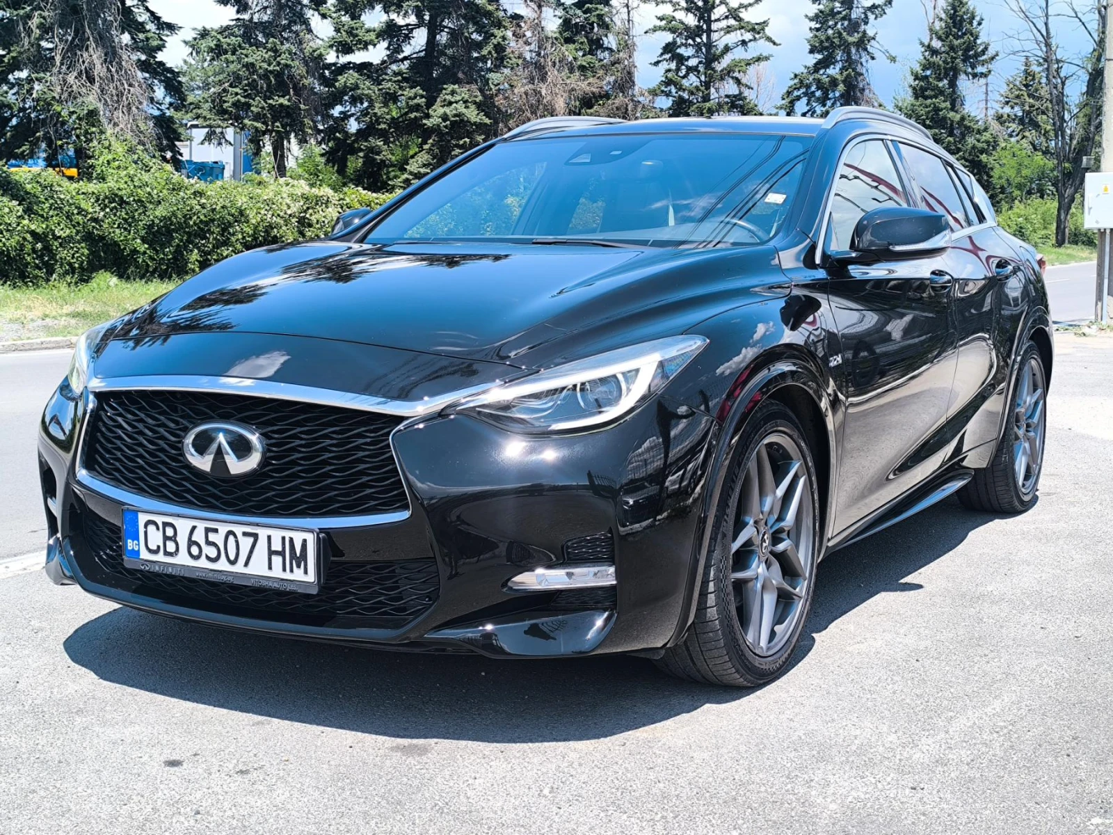 Infiniti Q30 SPORT